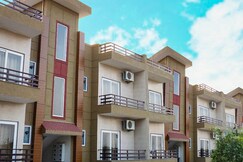 Vrinda Anandam Resort- Near Prem Mandir