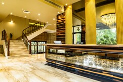 L Elegant Hotel