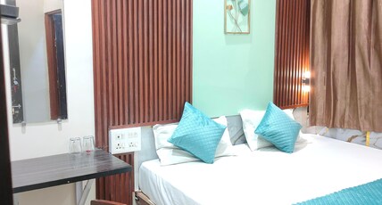 Flexistays Room Type - Private Deluxe Double room with attached bathroom