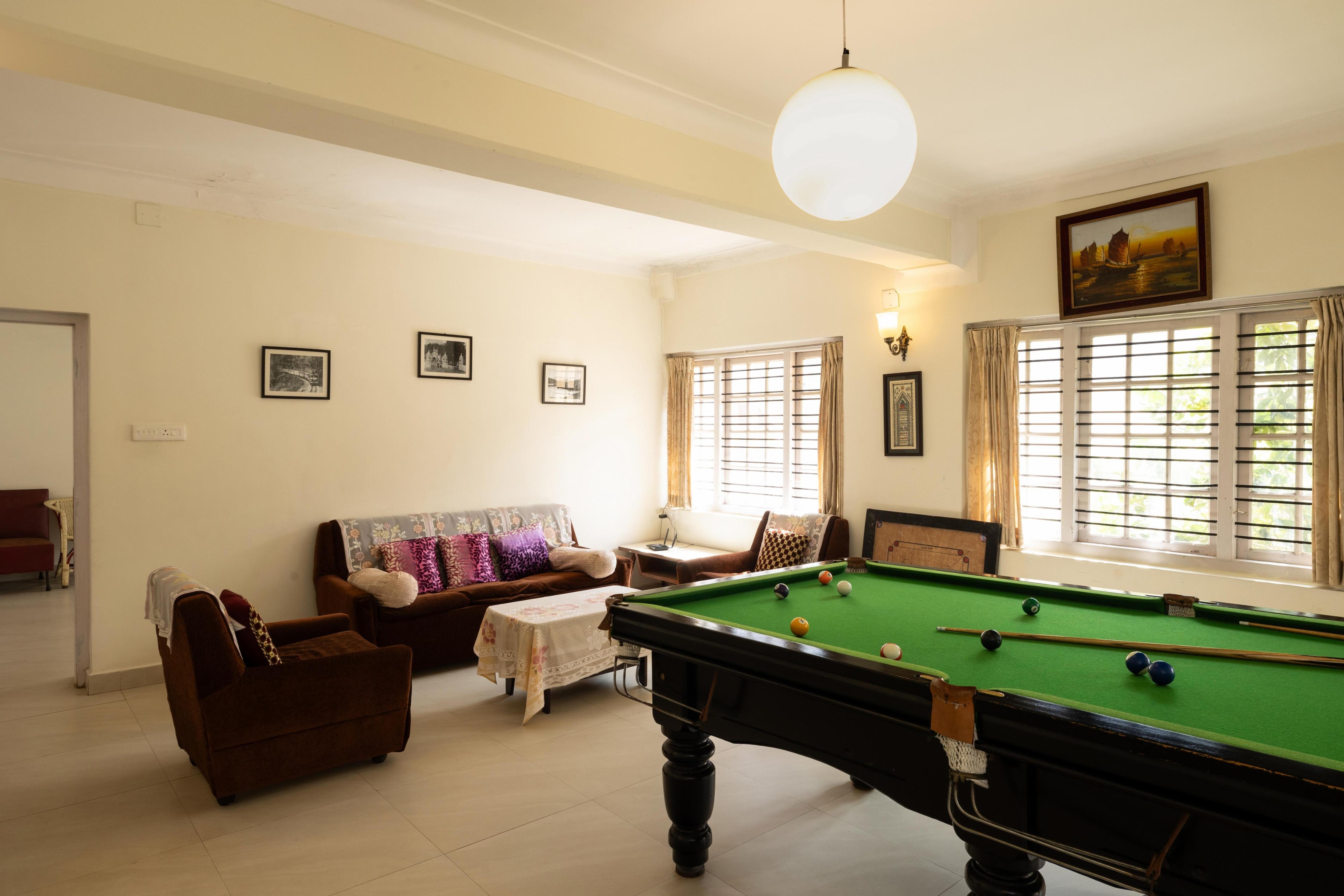 Colonels Inn Villa | Rooms & Caretaker - Tap to explore photos