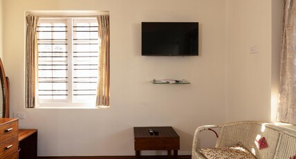 Colonels Inn Villa | Rooms & Caretaker Room Type - Deluxe Double Bedroom With Balcony
