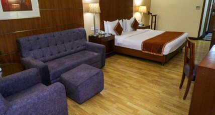 Regenta Central Klassik Room Type - Club Room