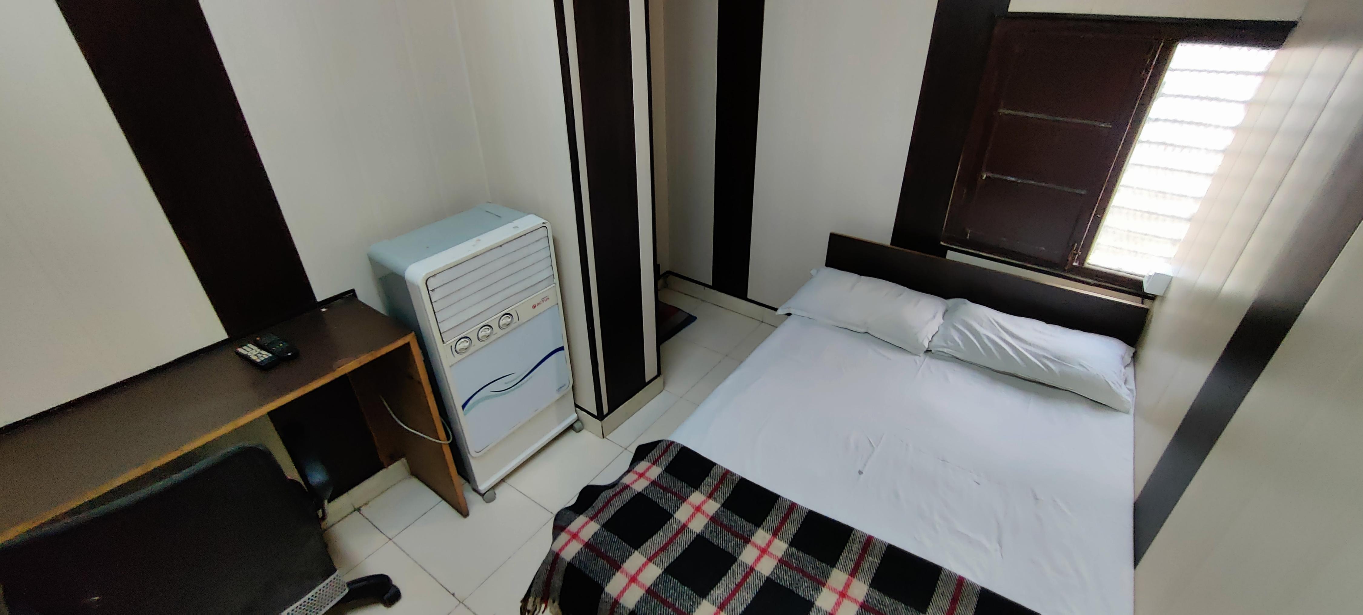 Roop Guest House Room Type - Single Room Air-cooled with Free Wifi