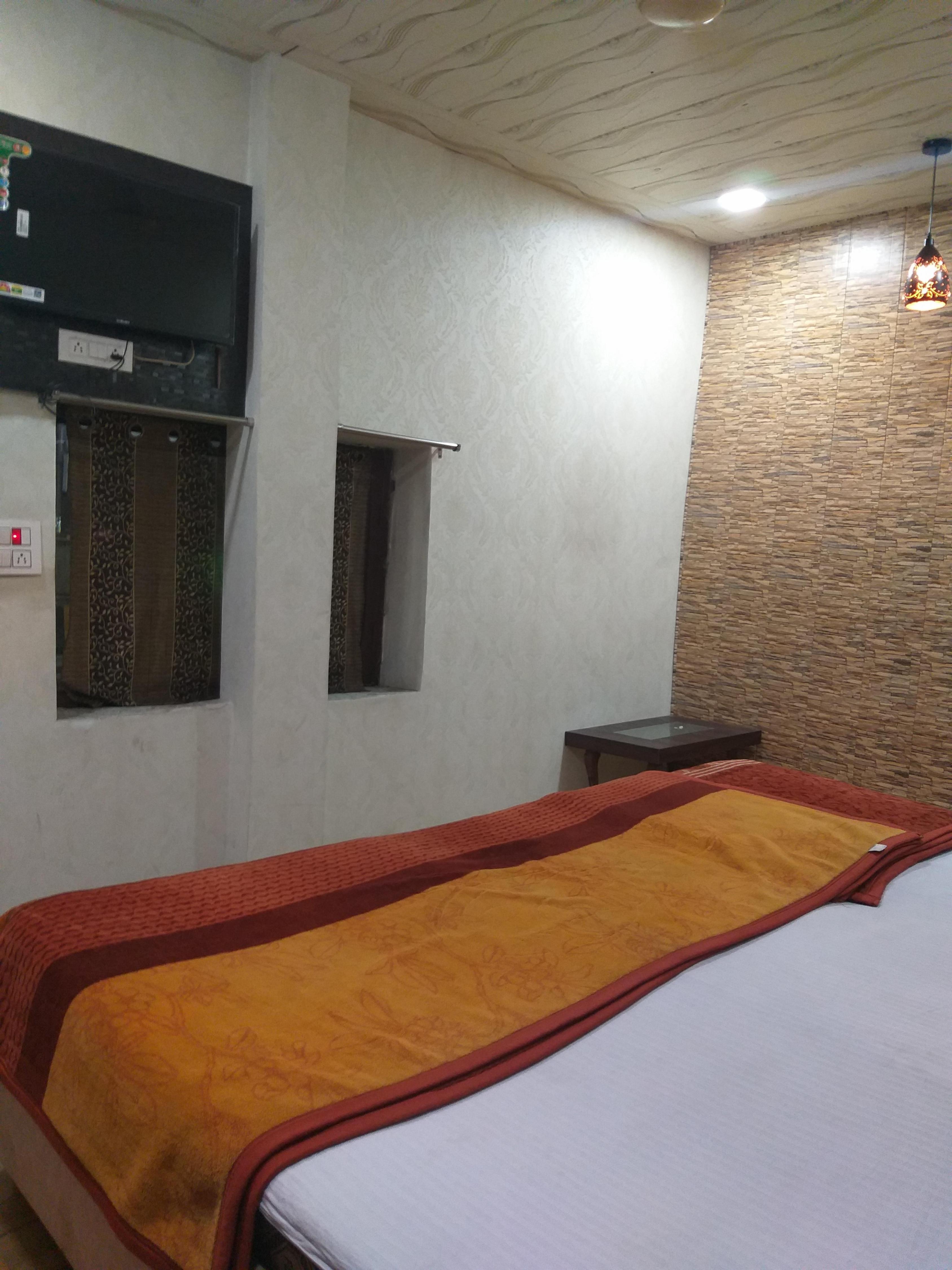 Hotel Shehnaz - Tap to explore photos