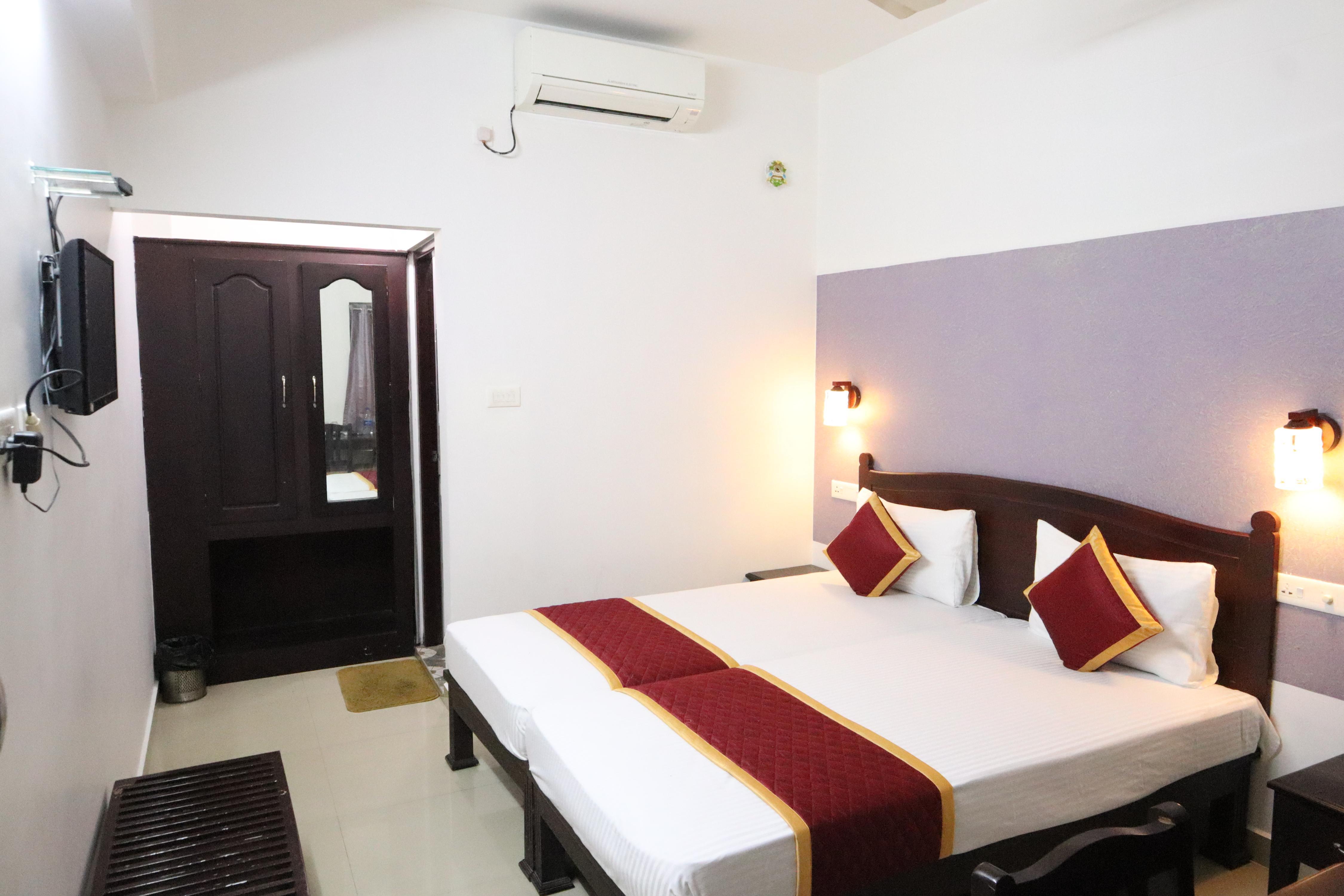 Shanthi Residency Room Type - DOUBLE DELUXE ROOM AC