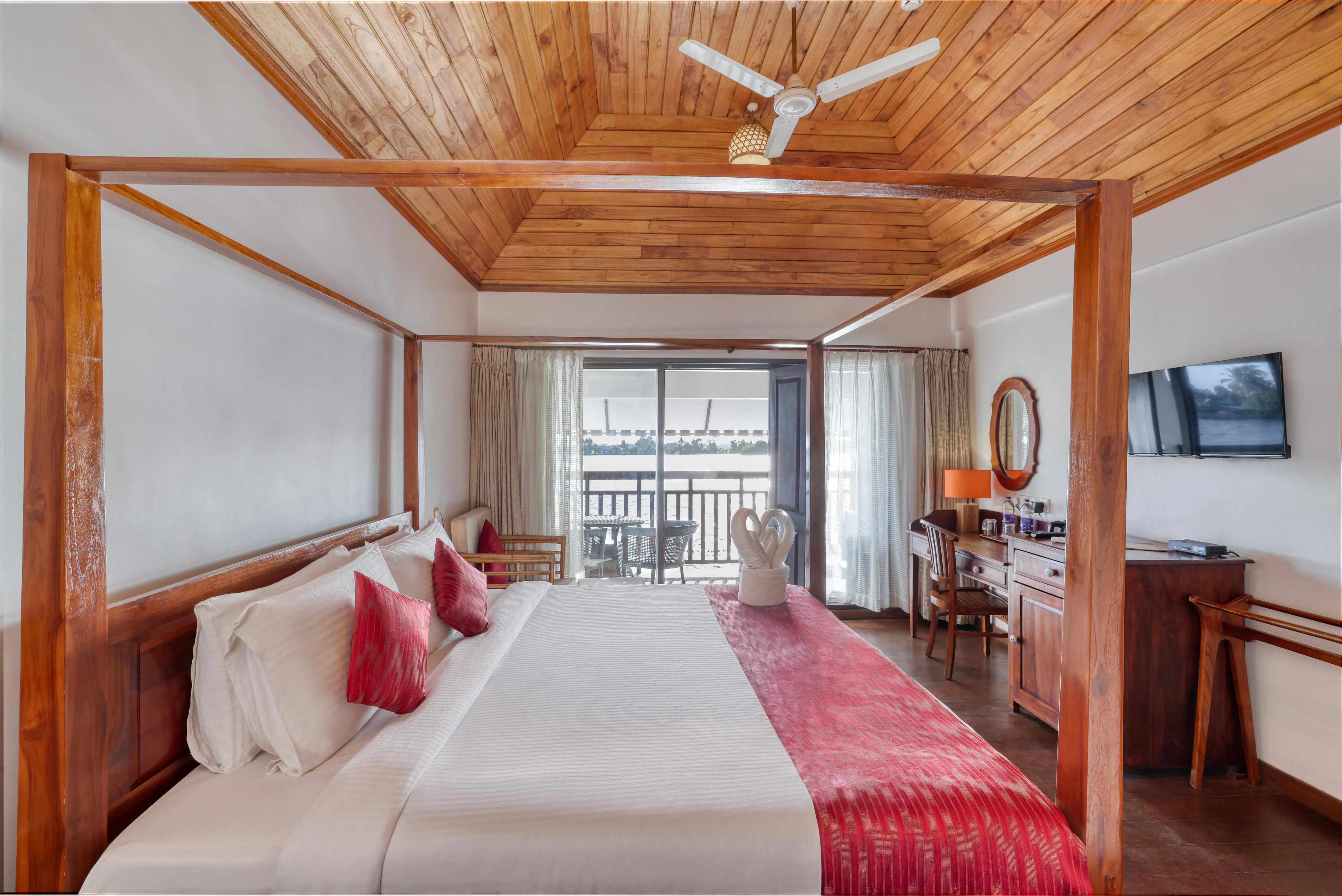 Paloma Backwater Resort - Tap to explore photos
