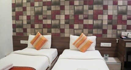 Hotel Samrat Room Type - Deluxe Twin Bed Ac Room