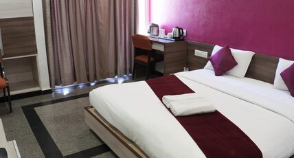 Hotel Samrat Room Type - Deluxe Double Bed Ac Room