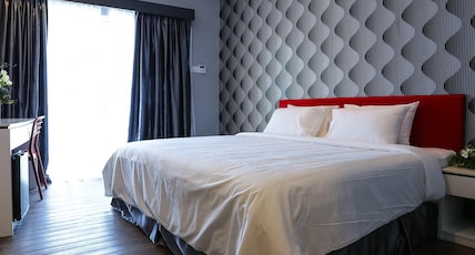 Cenang Plaza Beach Hotel Room Type - Standard Beach Facing King Bed Cenang Plaza Beach Hotel Room Type - Standard Beach Facing King Bed