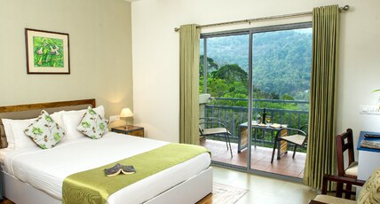 Mistletoe Homestay & Art Gallery Cafe Room Type - Deluxe Double Room with Balcony