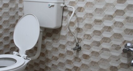 Hotel Indrashanti Room Type - Non Ac Deluxe