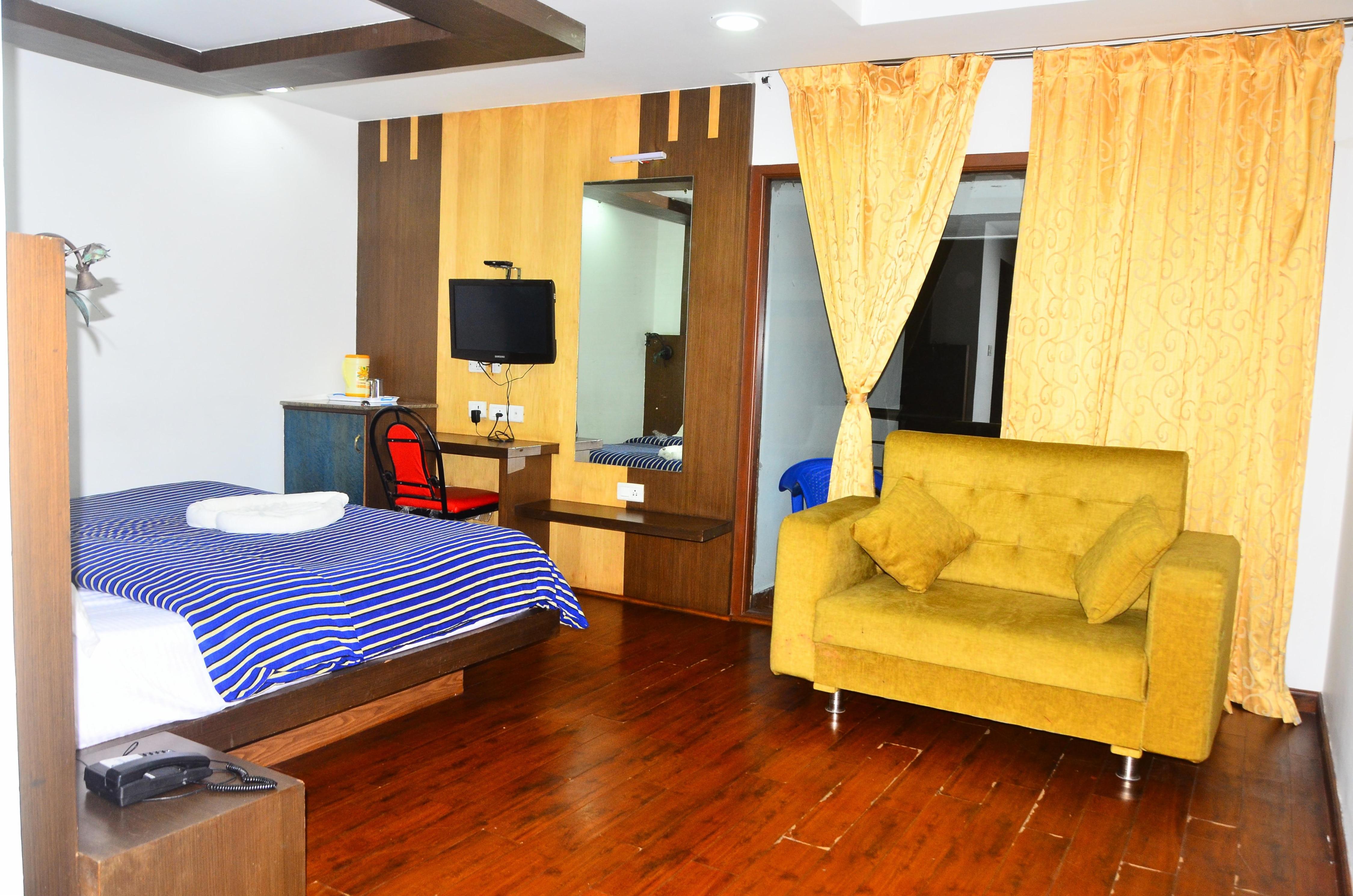 HOTEL KURUNJI MERIDIAN Room Type - Honeymoon suite