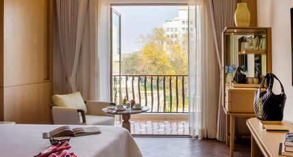 DLF CLUB 4 Room Type - Premium Room with Balcony