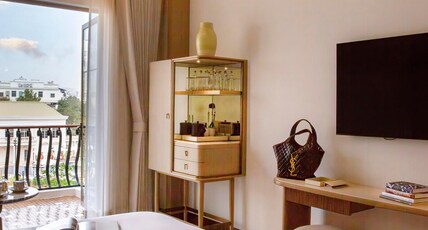 DLF CLUB 4 - Galleria Market Room Type - Premium Twin Room With Balcony