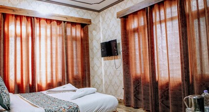 Hotel MSG Star by (Nissar) Room Type - Deluxe Room With Heating Blanket