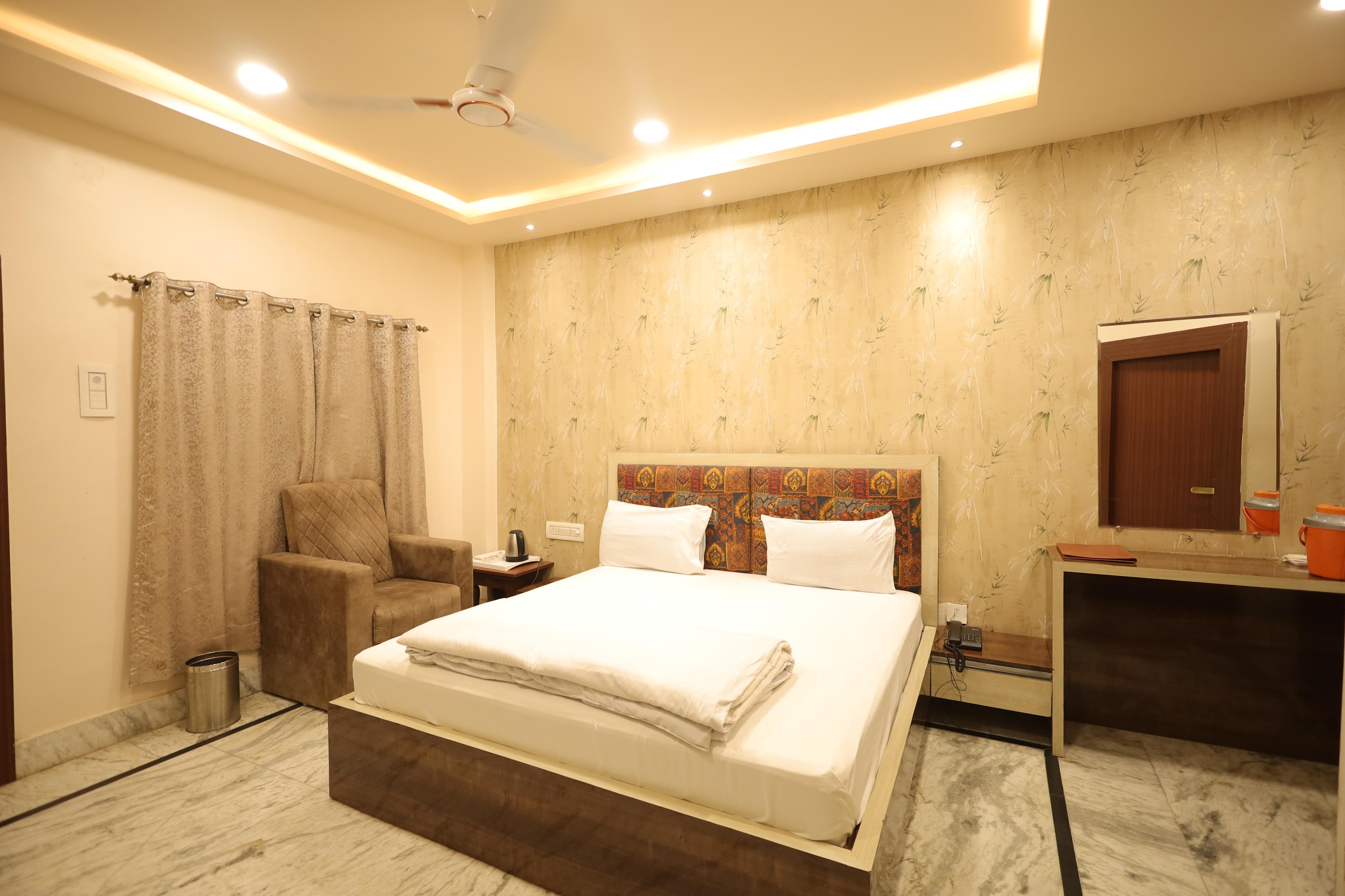 Hotel Chanakya - Tap to explore photos