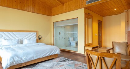 Snow Flakes Resort And Spa Centrally Heated Luxury Resort Room Type - Royal Suite (with Jacuzzi and Private Balcony) Snow Flakes Resort And Spa Centrally Heated Luxury Resort Room Type - Royal Suite (with Jacuzzi and Private Balcony)
