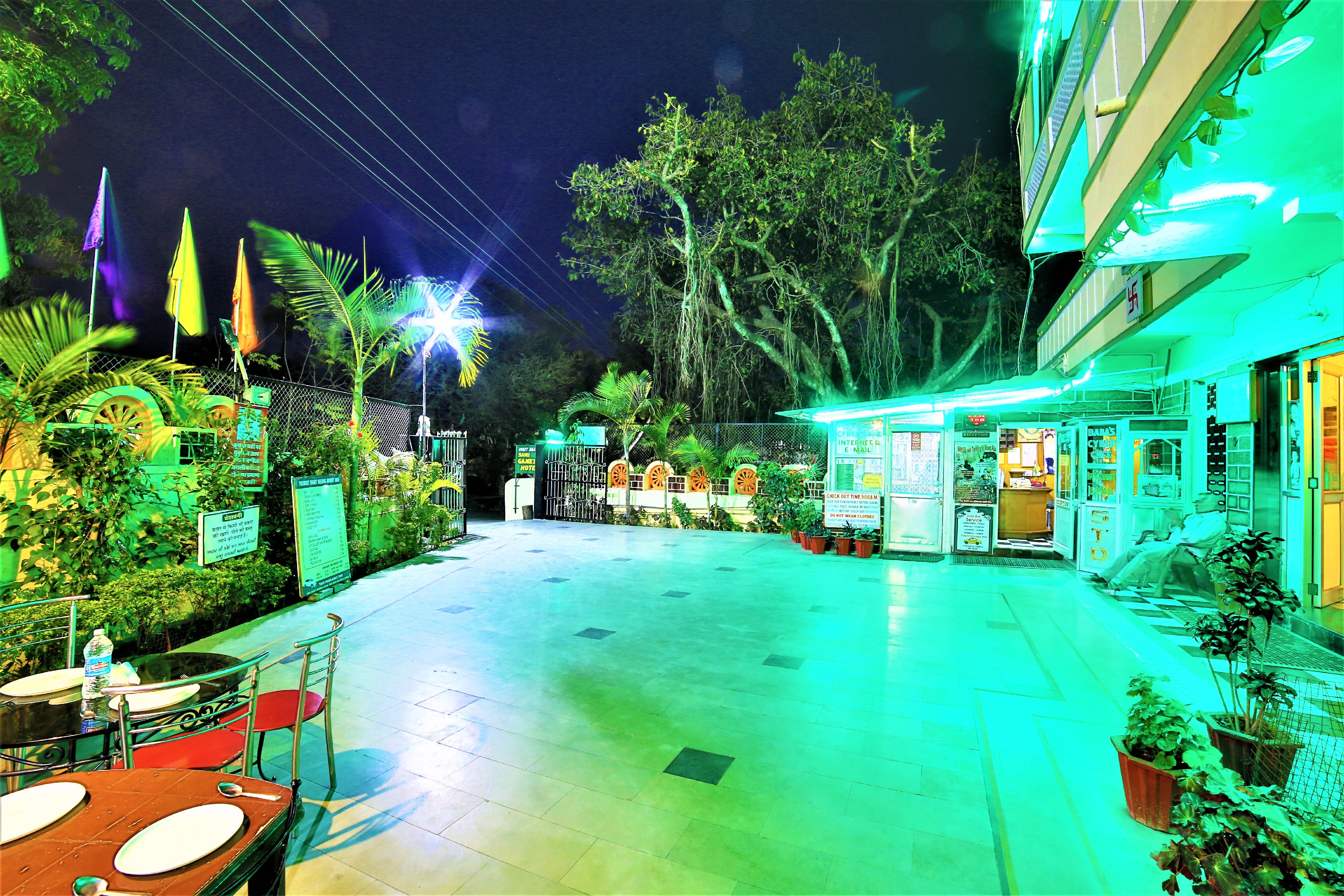 Address of Shri Ganesh Hotel, 200 meters from nakki lake