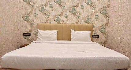 Shubh Kaaraj And Silver Oak Vatika Room Type - Deluxe Room