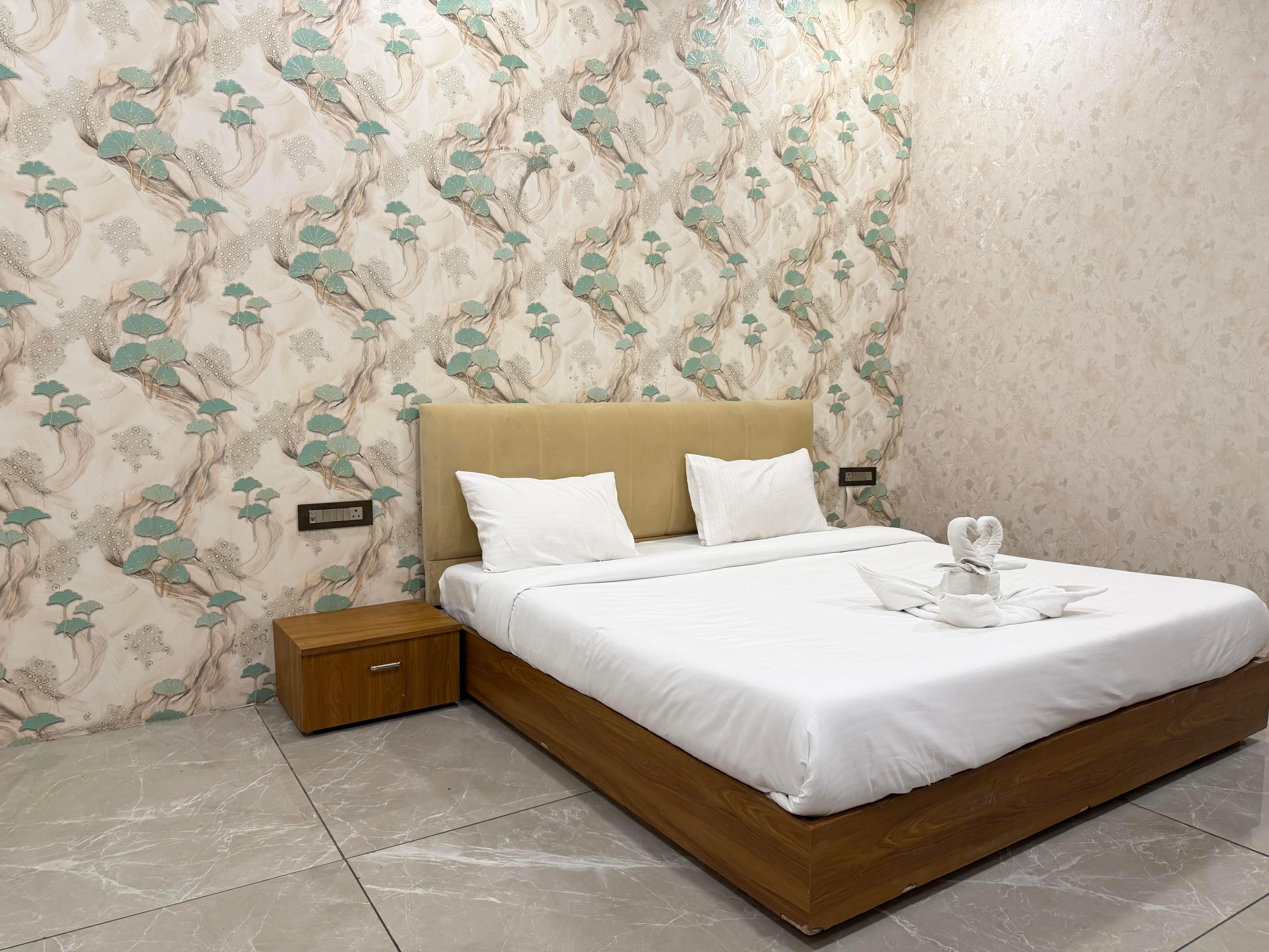 Shubh Kaaraj And Silver Oak Vatika Room Type - Executive Room