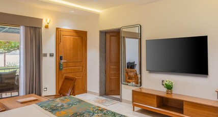 The Forest Chapter By Sayaji Madhai Room Type - Riverfront Cottage