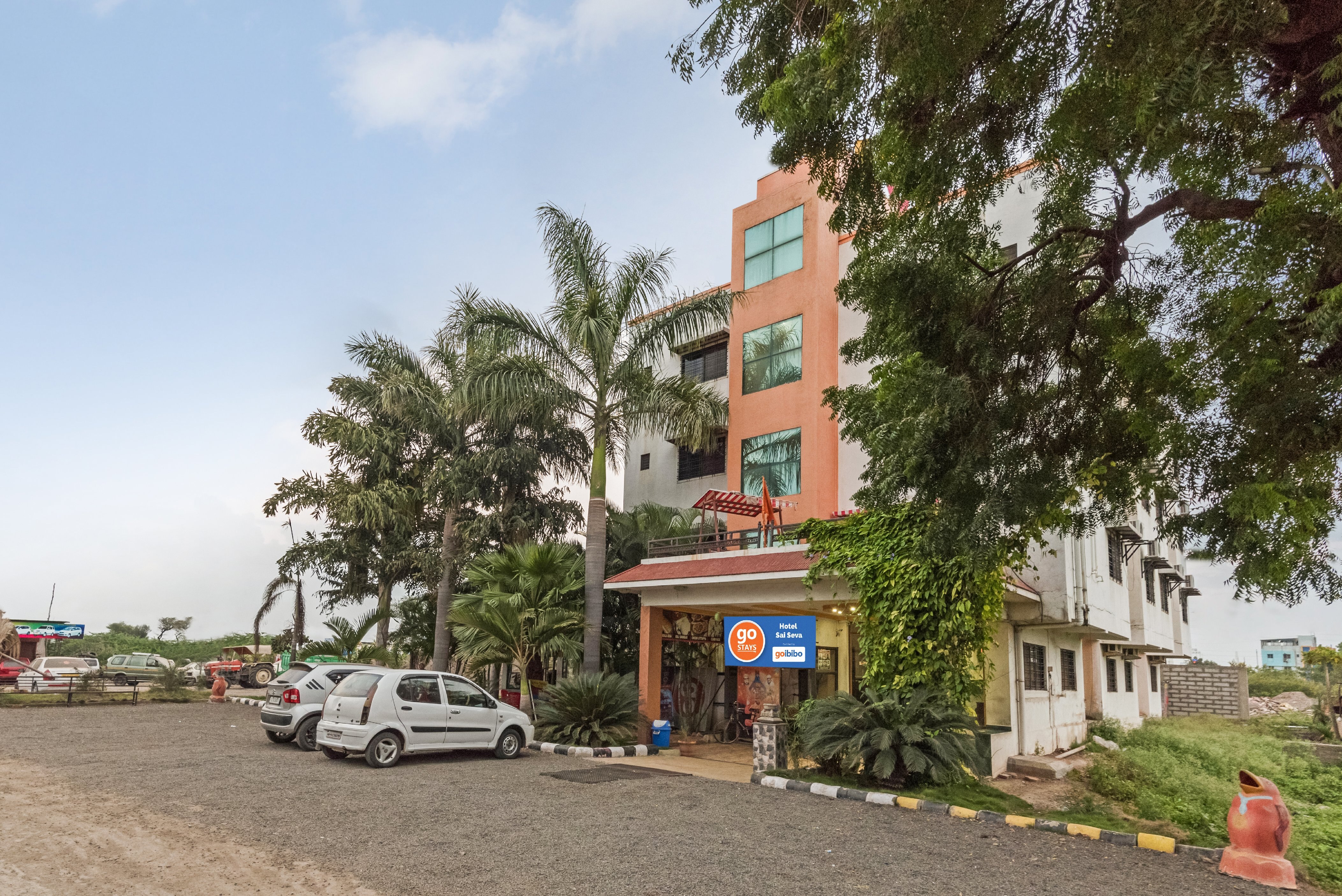 Hotel Sai Seva Inn - Tap to explore photos