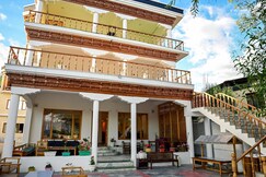 Hotel Karakoram