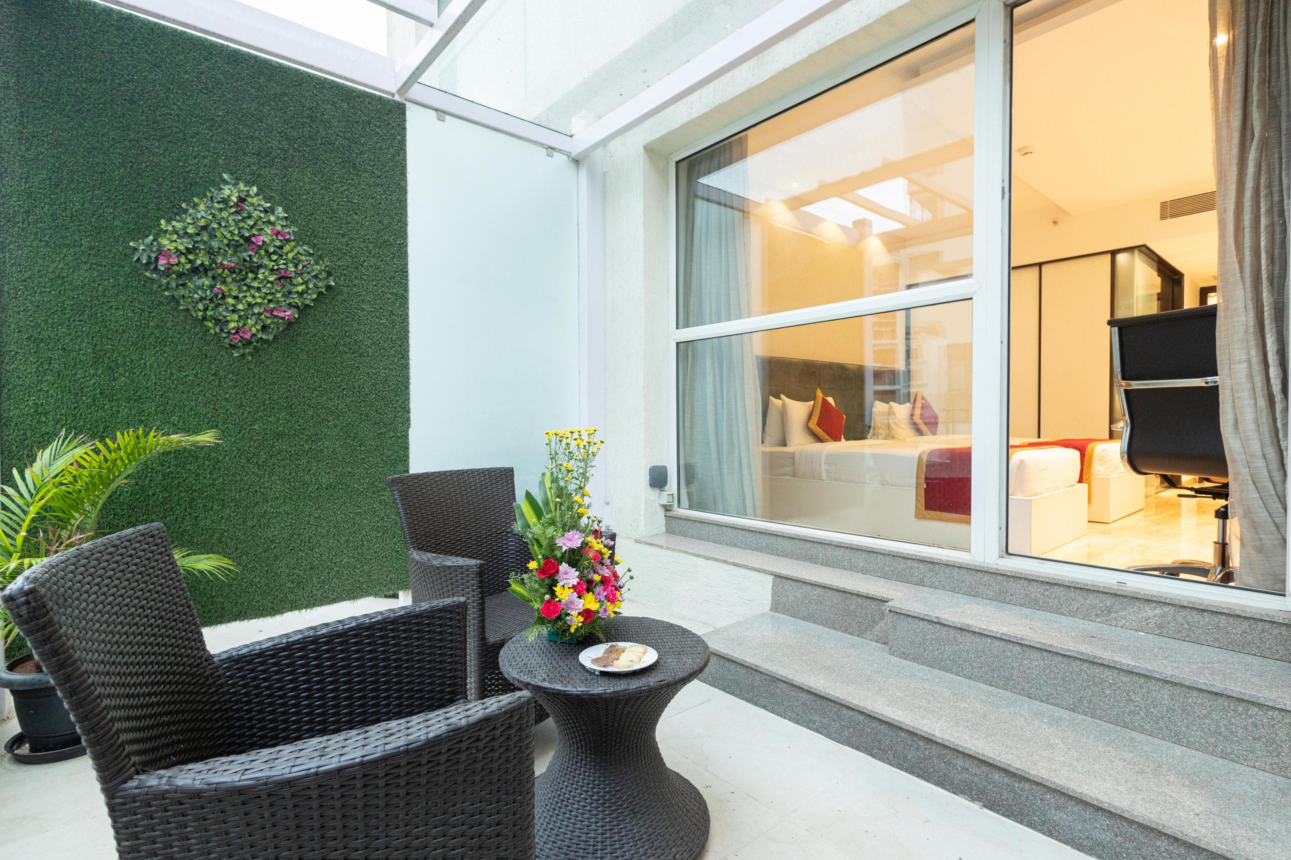 Icon Premier Hotel by Bhagini Room Type - Icon Club With Balcony