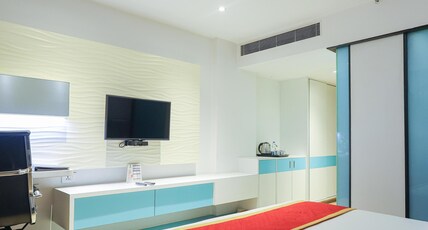Icon Premier Hotel by Bhagini Room Type - Studio Room