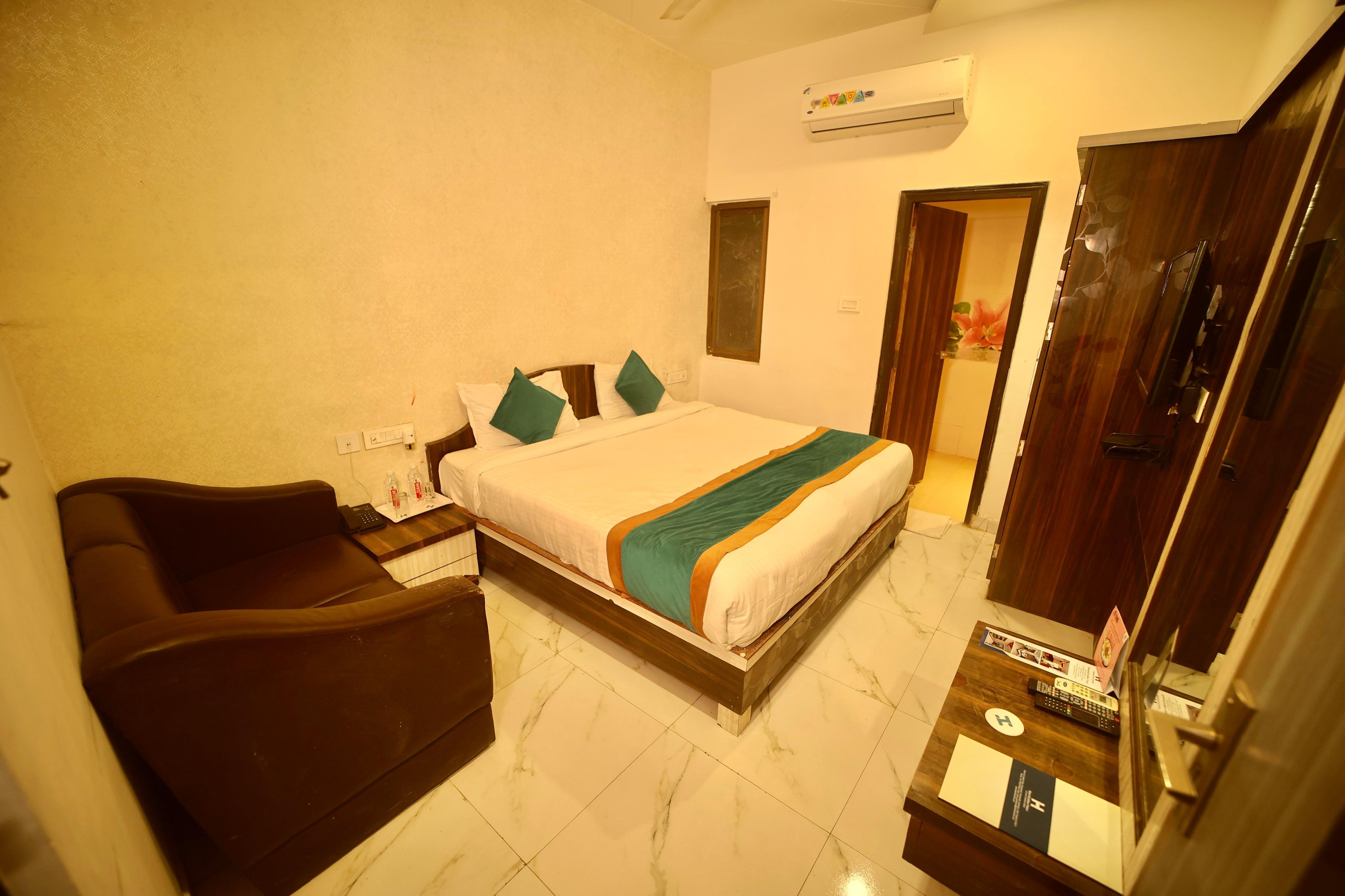 Hotel Krishna Palace by Darbha Hotels Room Type - Deluxe Room