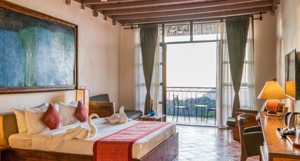 Mango Hill Yercaud Room Type - Premium Valley View Room with balcony