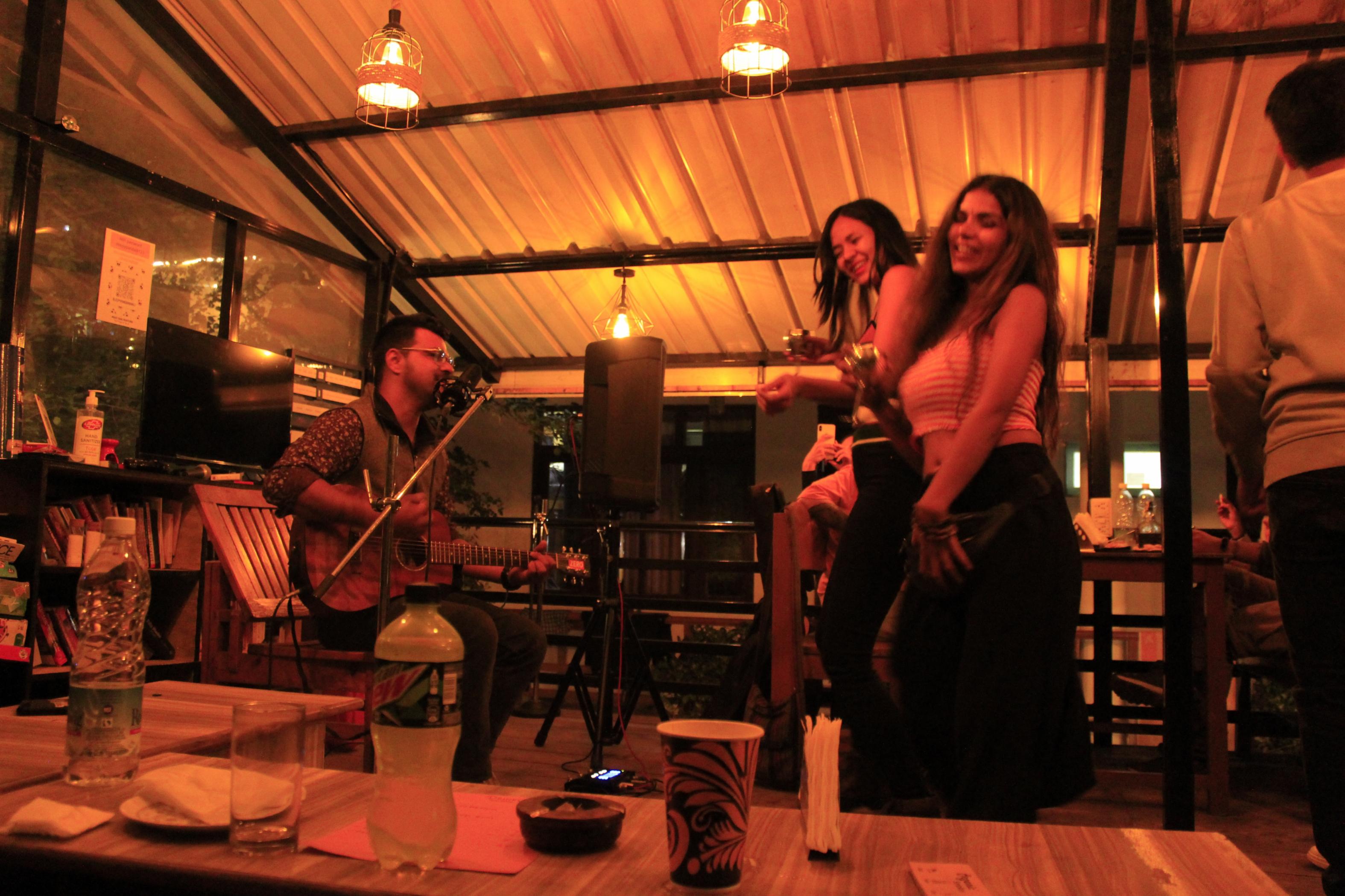 Sleepy Panda - Tap to explore photos