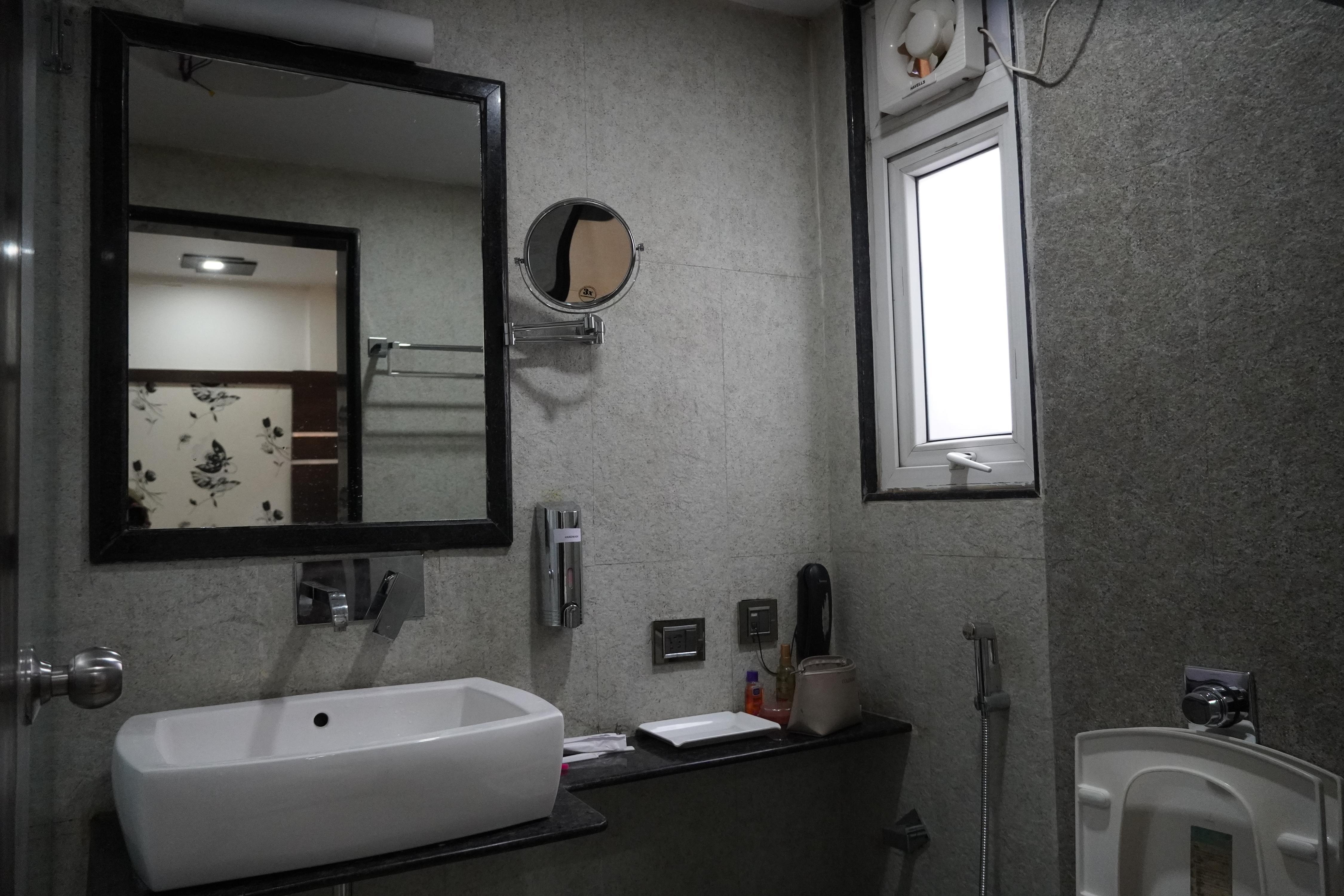 The corporate inn - Tap to explore photos