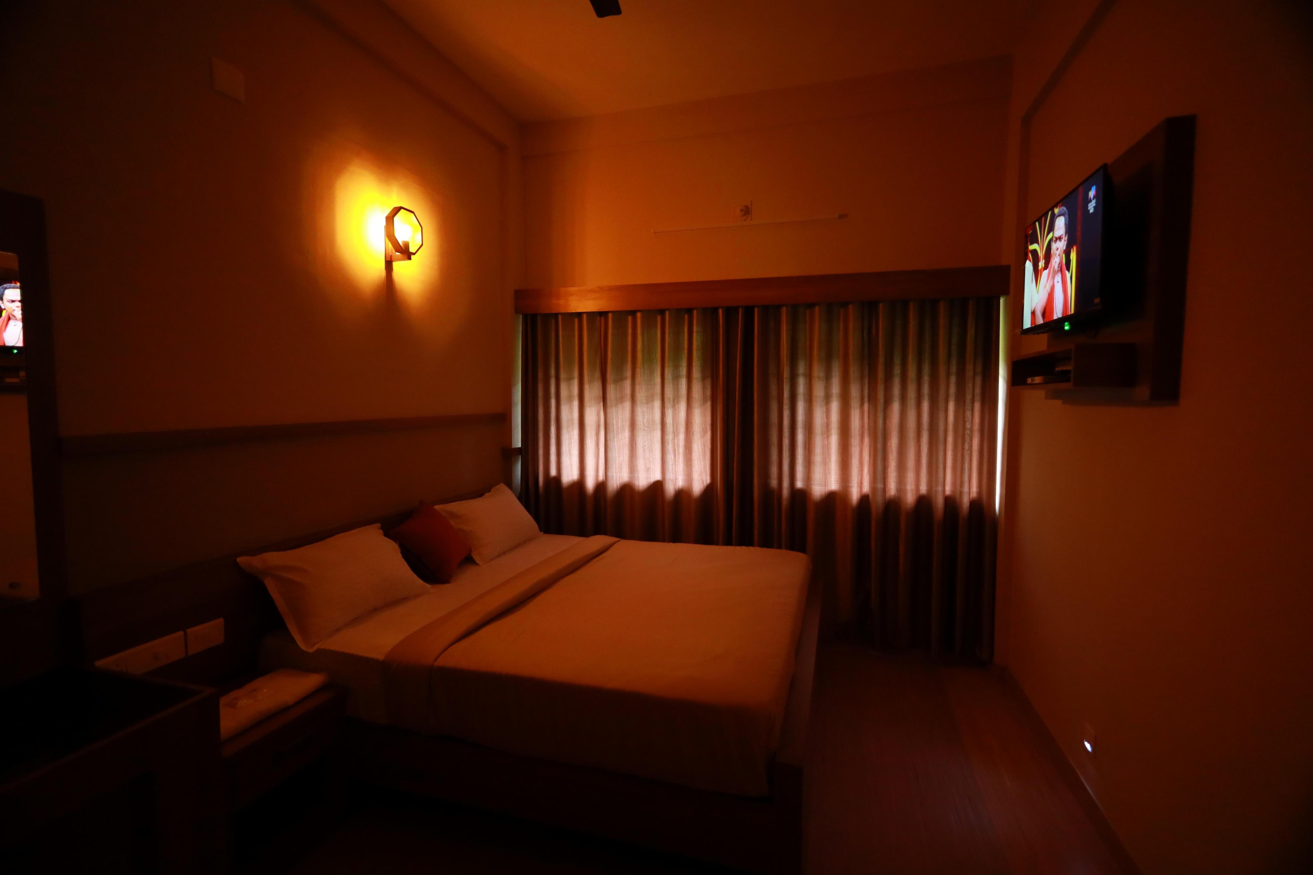 Haksons Residency - Tap to explore photos