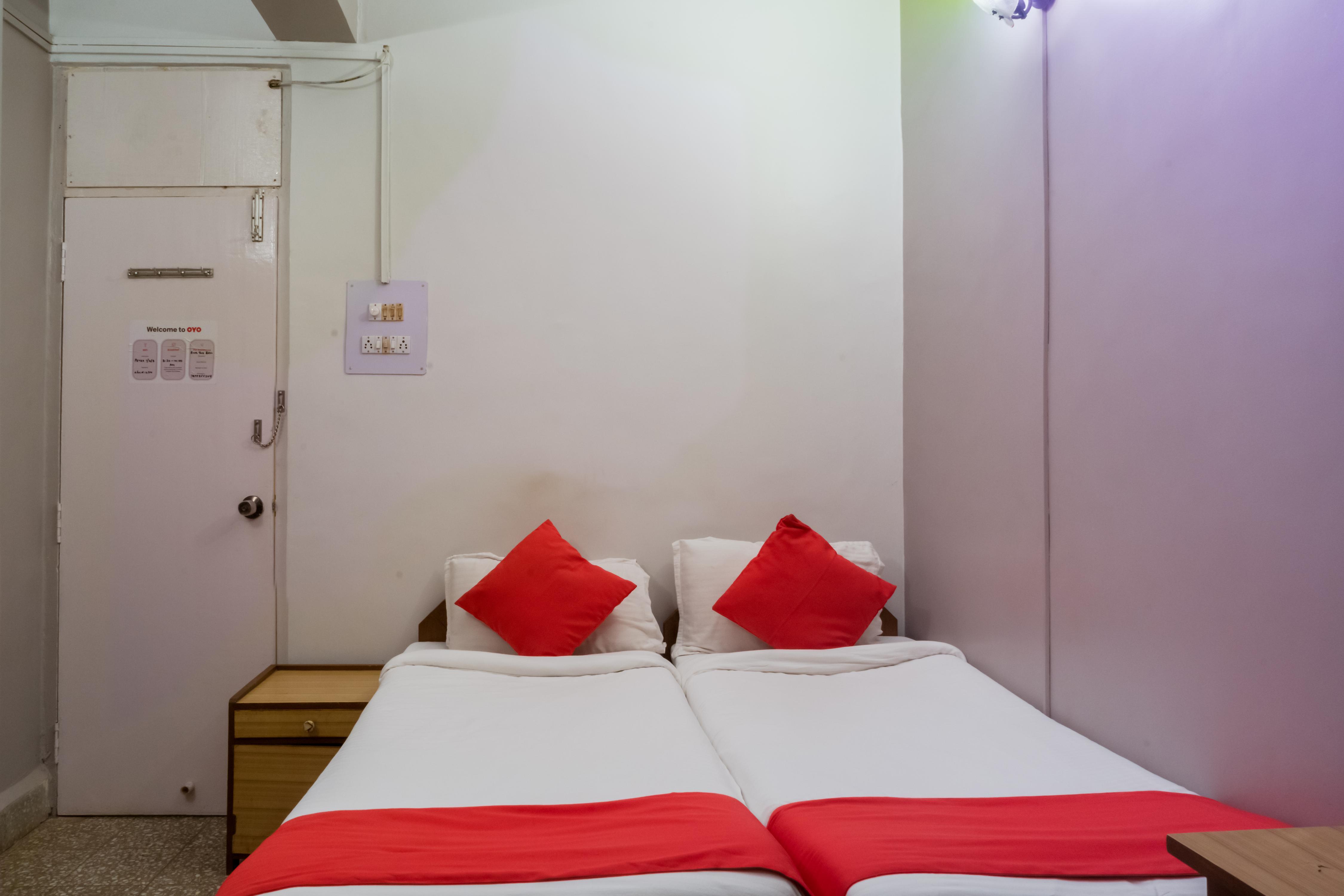 Hotel Pete's Hideaway Room Type - Double AC Room
