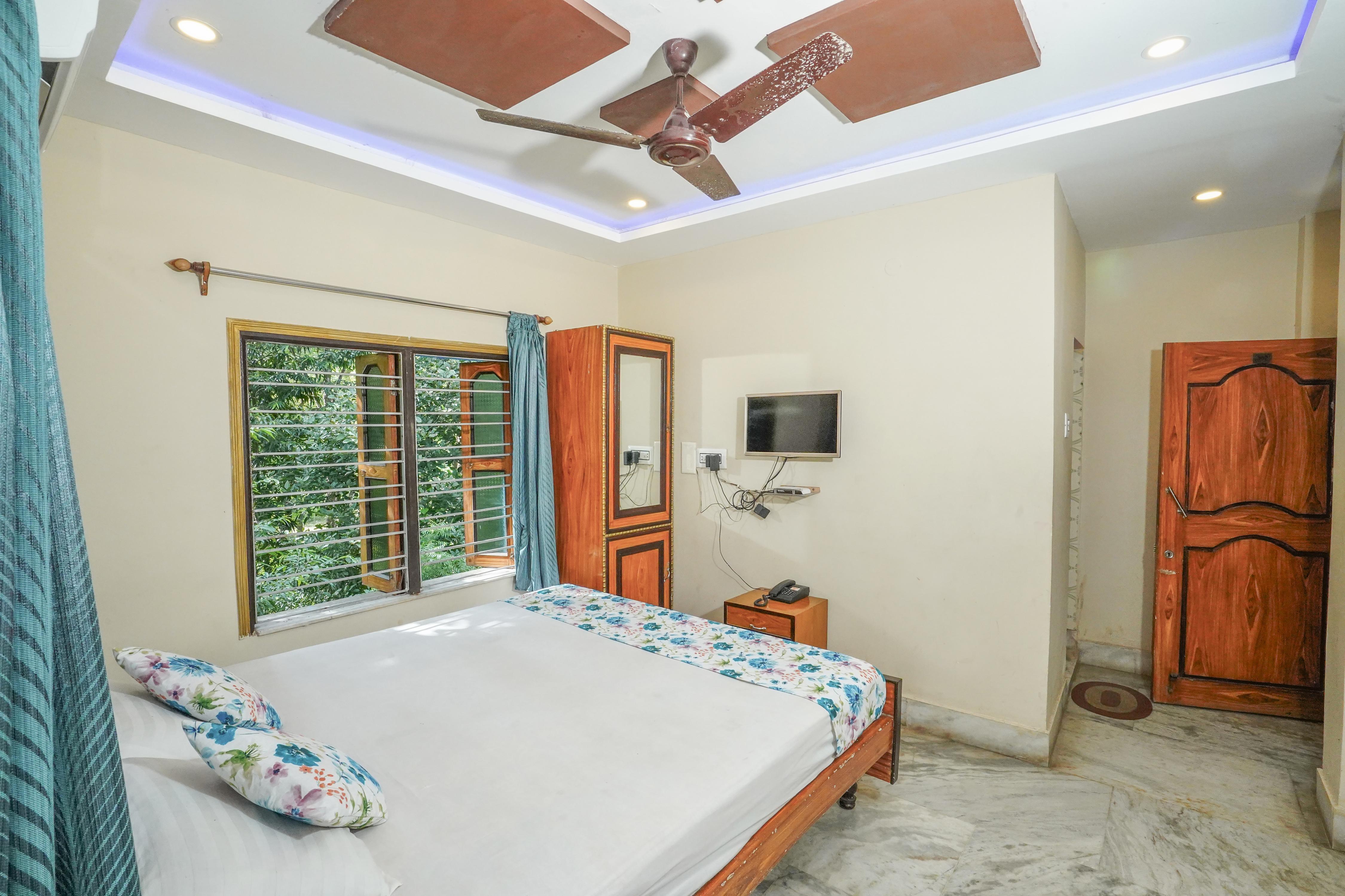 Kahini Hotel - Tap to explore photos