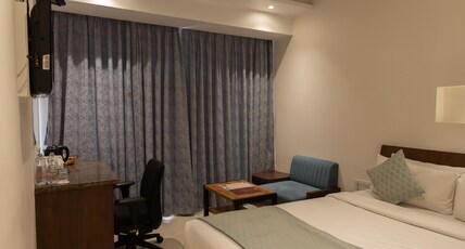 Pride Biznotel Alkapuri Room Type - Business Room(Max Two Adult)