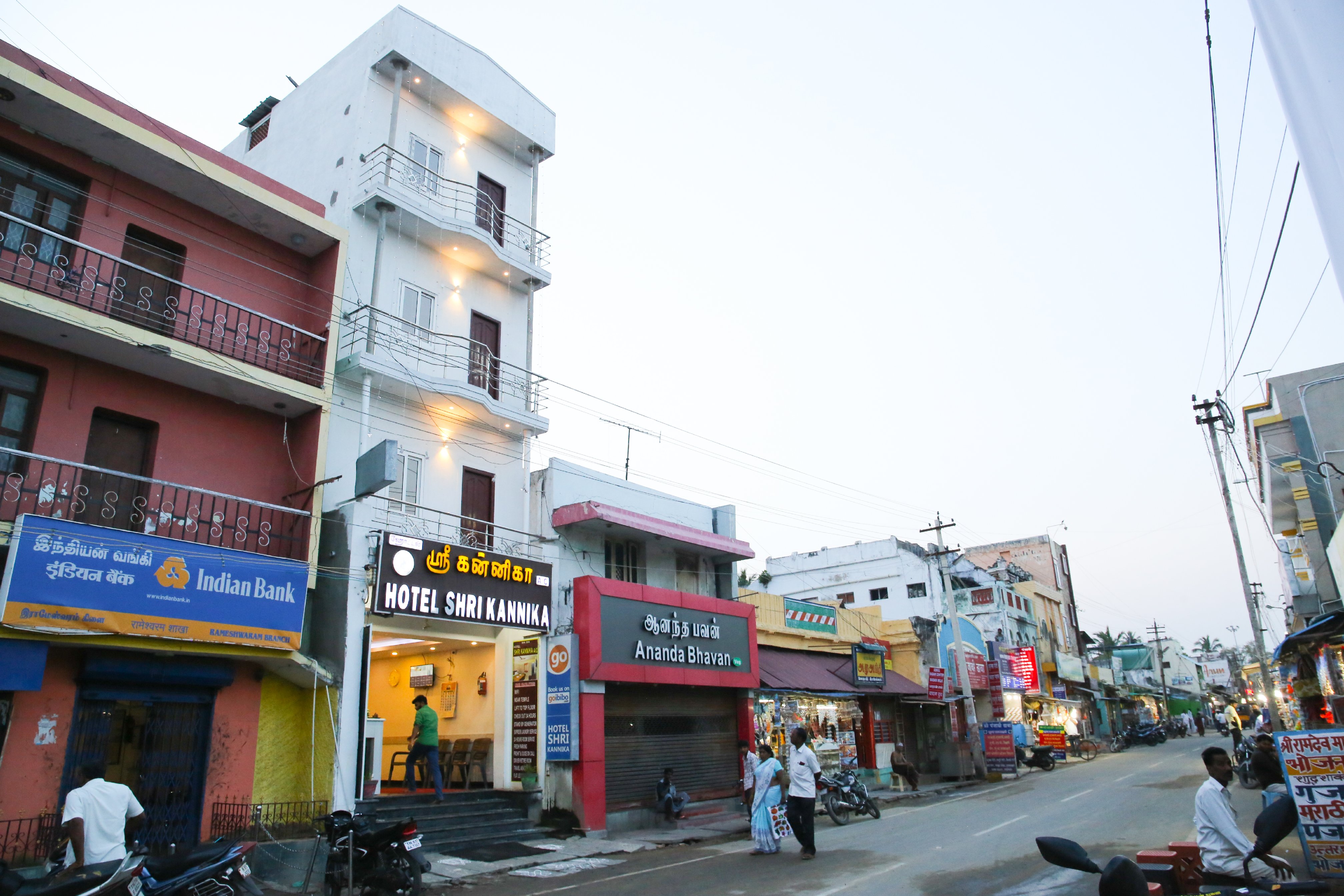 Hotel Shri Kannika - Tap to explore photos