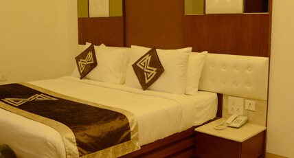 Royal Residence City Centre Room Type - Deluxe Room with Air Conditioning