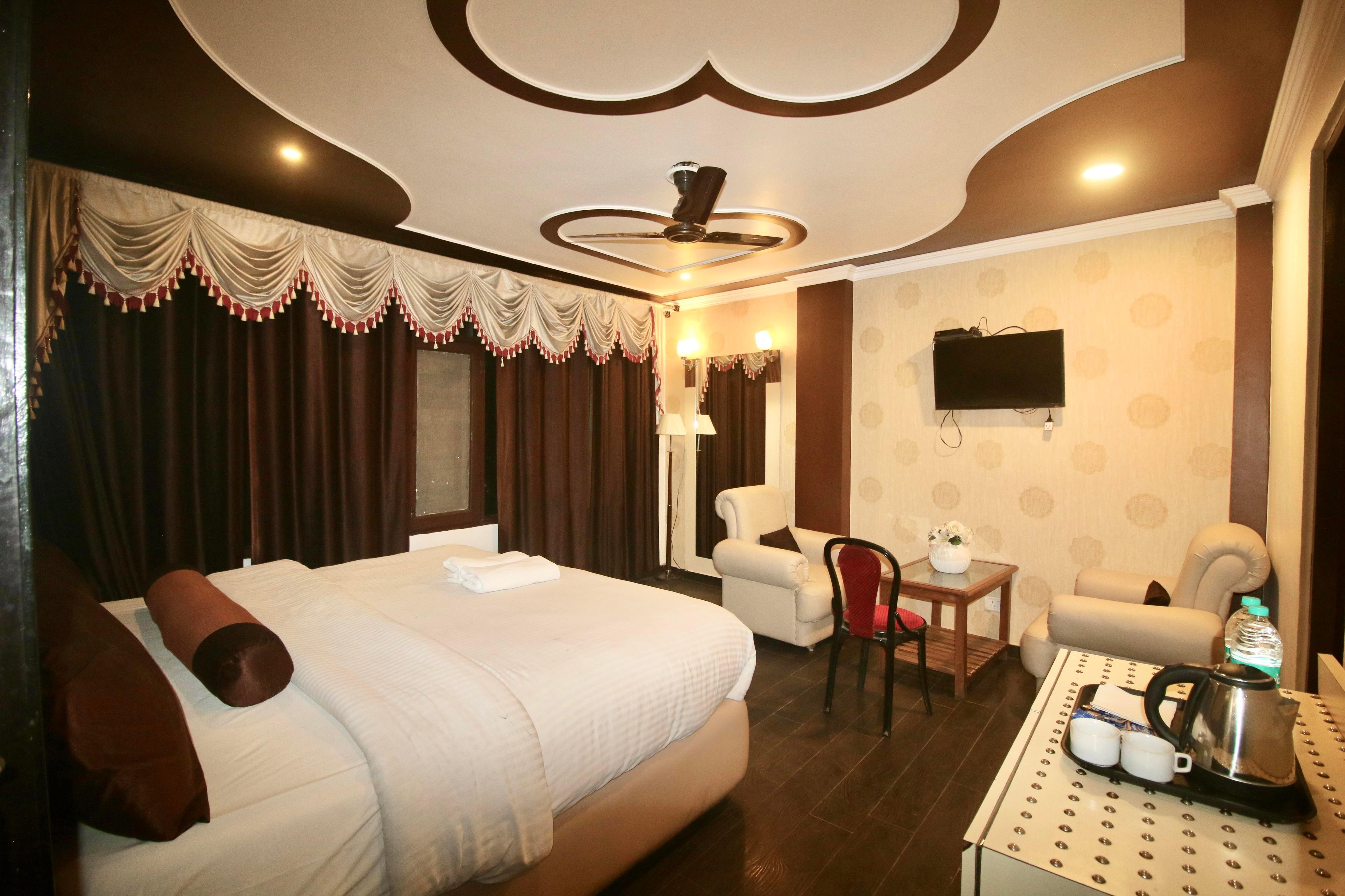 Ashirwad Hotel & Spa - Tap to explore photos