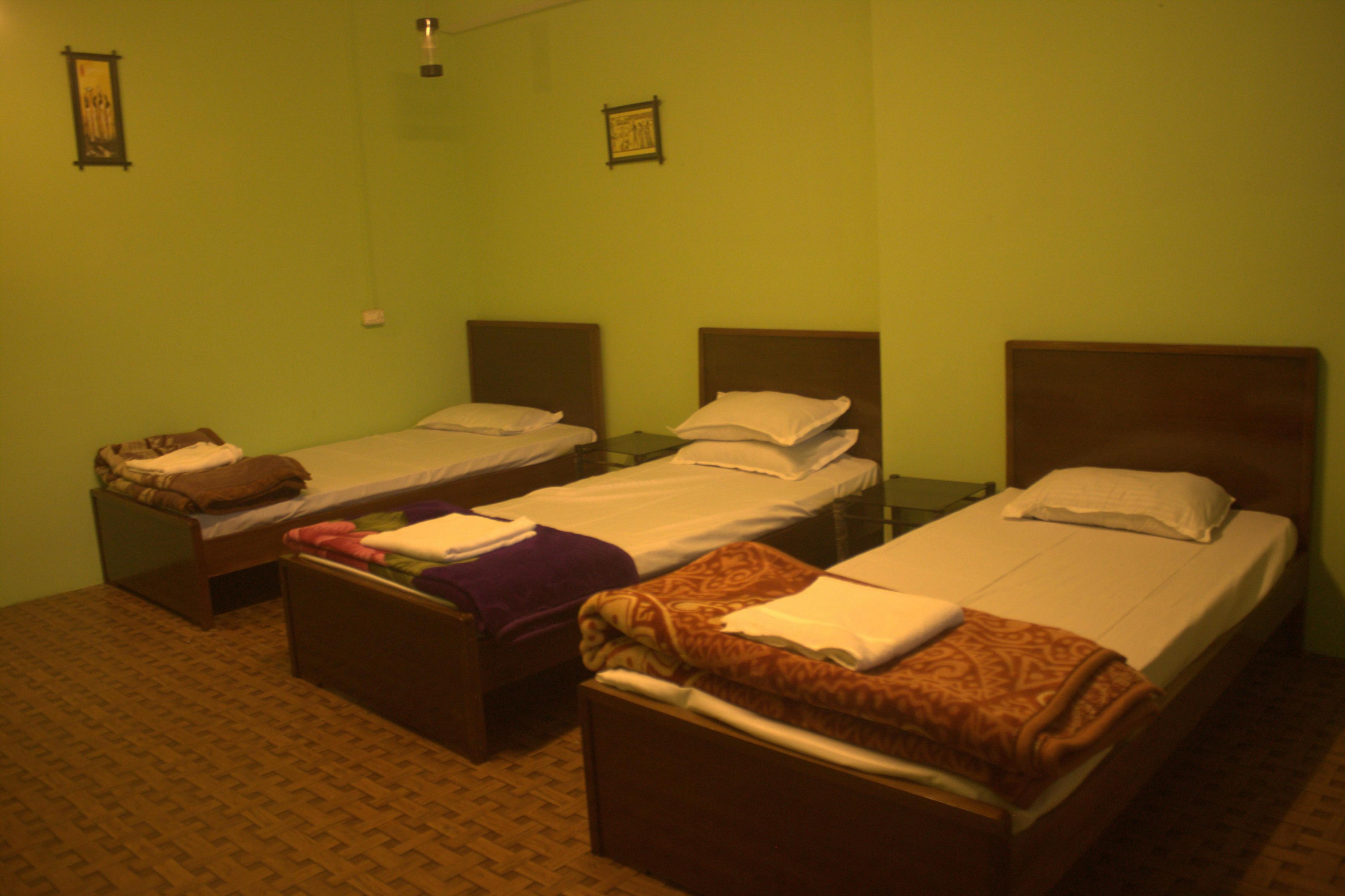 Home Stay | Rooms & Wi-Fi - Tap to explore photos