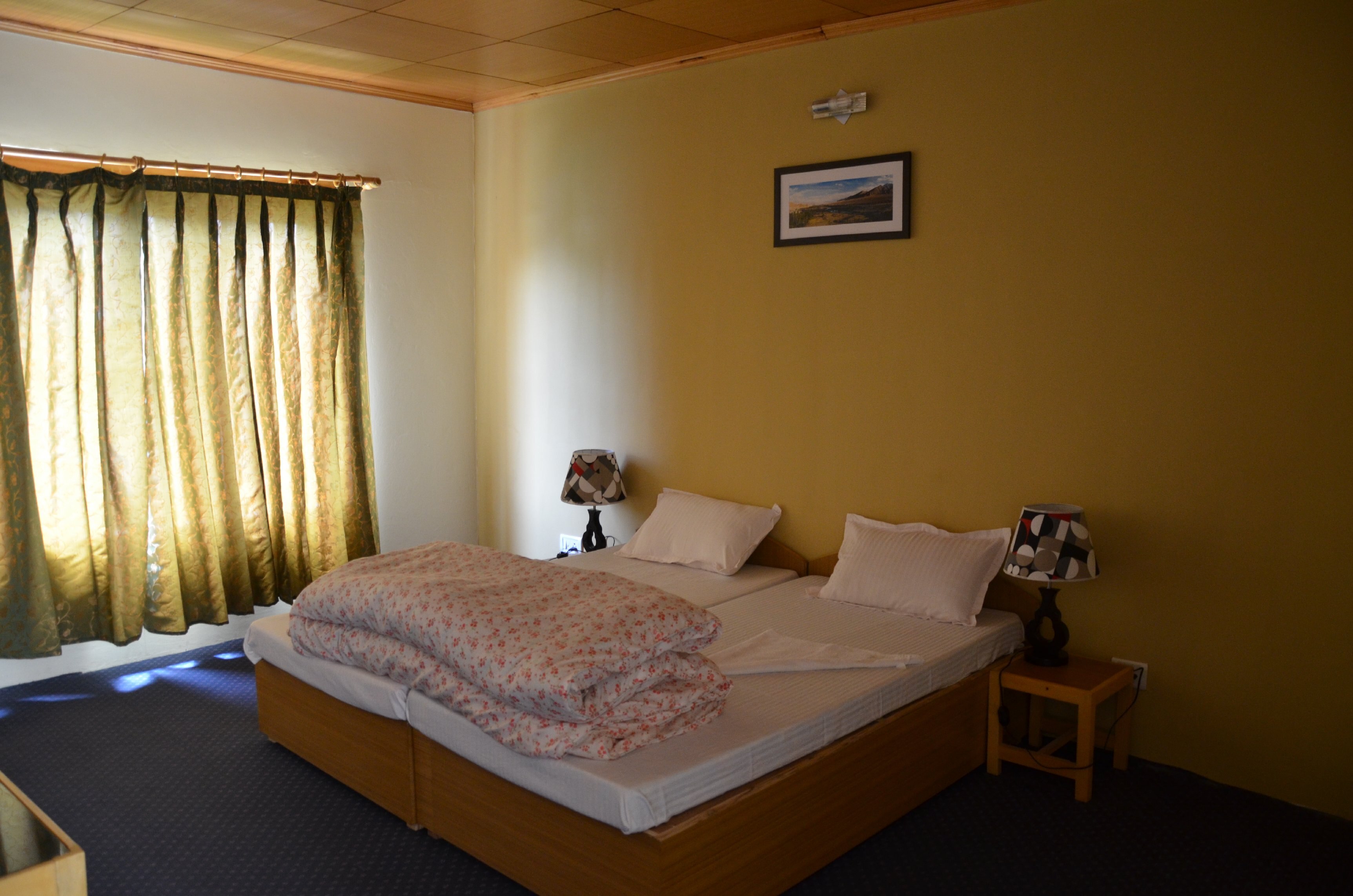 Hotel Arya - Tap to explore photos