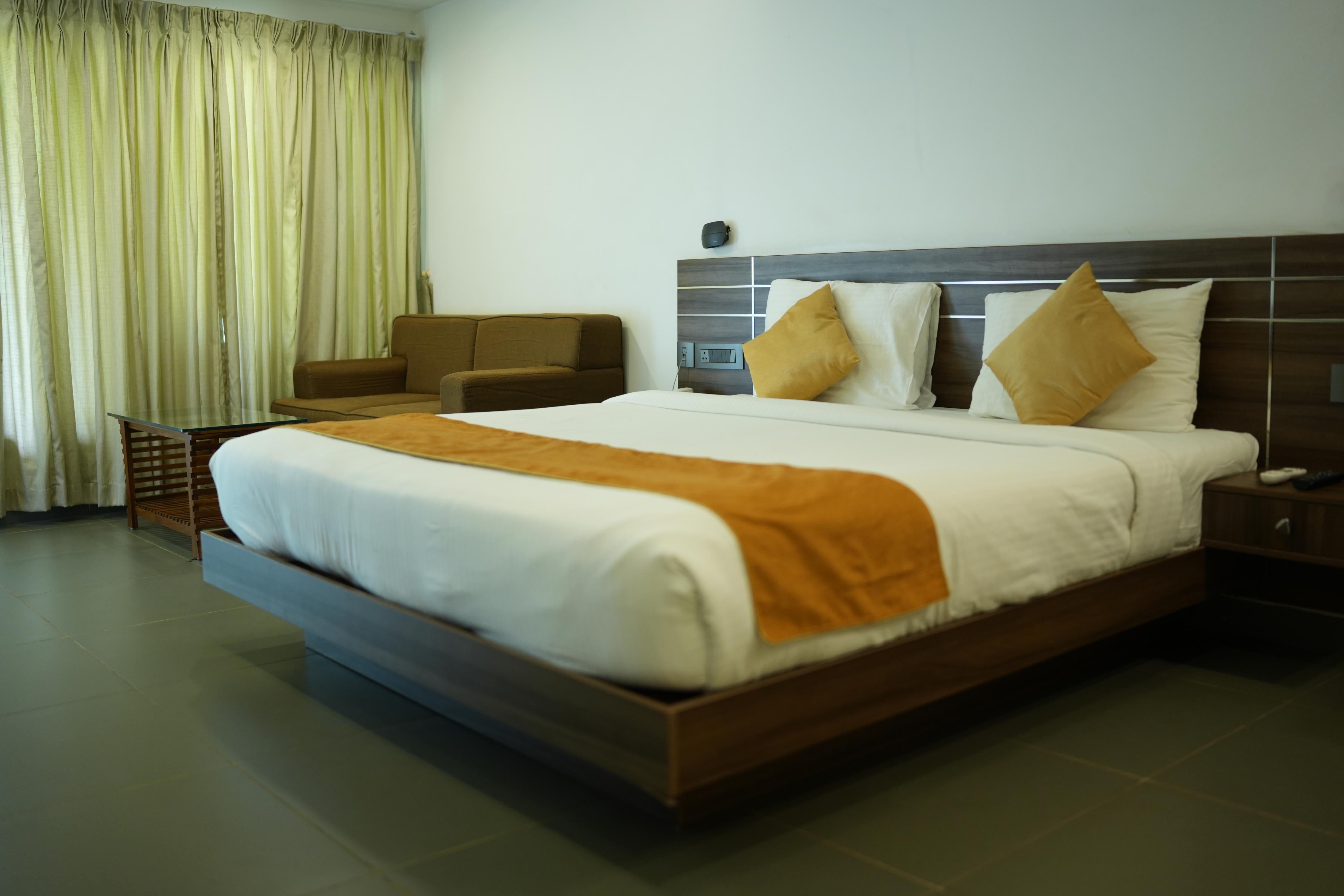 SILVER STORM RESORT ATHIRAPPILLY - Tap to explore photos