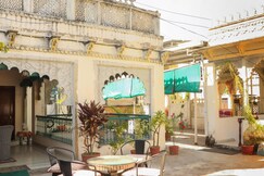 Venus Heritage Homestay| 200 year old Haveli with Terrace Sitout 