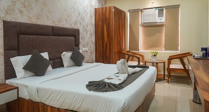 Hotel Roshan Room Type - AC SUPER DELUXE ROOM