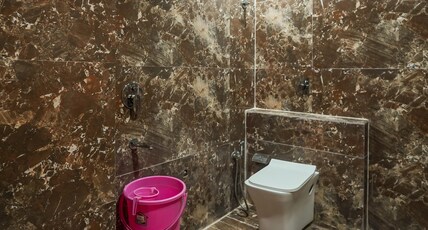 Hotel Roshan - 3 Min Walk To Godowliya. Room Type - STANDARD Hotel Roshan - 3 Min Walk To Godowliya. Room Type - STANDARD