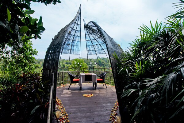 Kupu Kupu Barong Villas and Tree Spa - Tap to explore photos