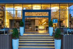 Fusion Suites Saigon