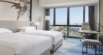 DoubleTree by Hilton Hotel Shenzhen Longhua Room Type - TWIN GUEST ROOM PARK VIEW