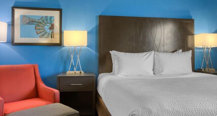 Best Western Plus Tech Medical Center Inn Room Type - Accessible - 1 King, Mobility Accessible, Communication Assistance, Roll In Shower, Microwave And Re Best Western Plus Tech Medical Center Inn Room Type - Accessible - 1 King, Mobility Accessible, Communication Assistance, Roll In Shower, Microwave And Re